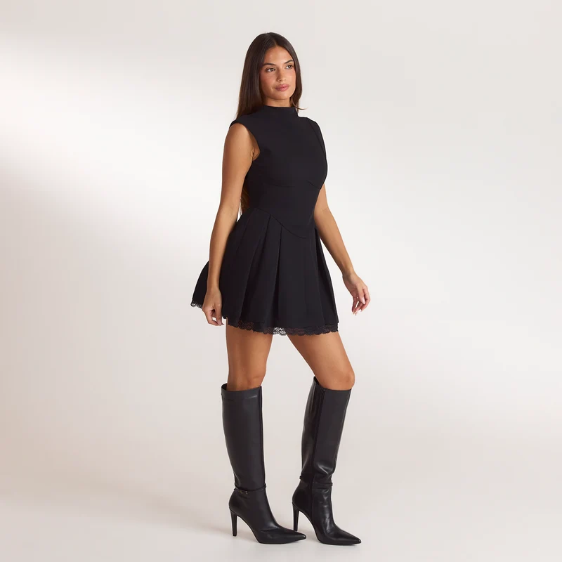 Tailliertes Falten-Minikleid - Schwarz