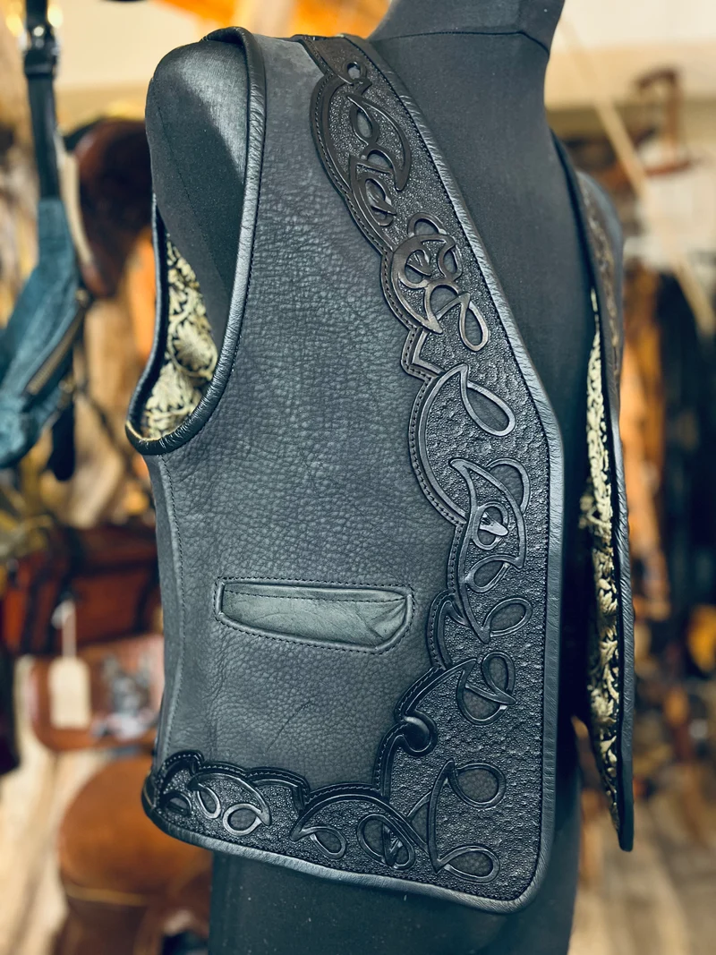 Lederweste !Einzelstück! "Poseidon Tribal" Wasserbüffel