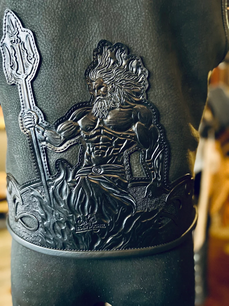 Lederweste !Einzelstück! "Poseidon Tribal" Wasserbüffel