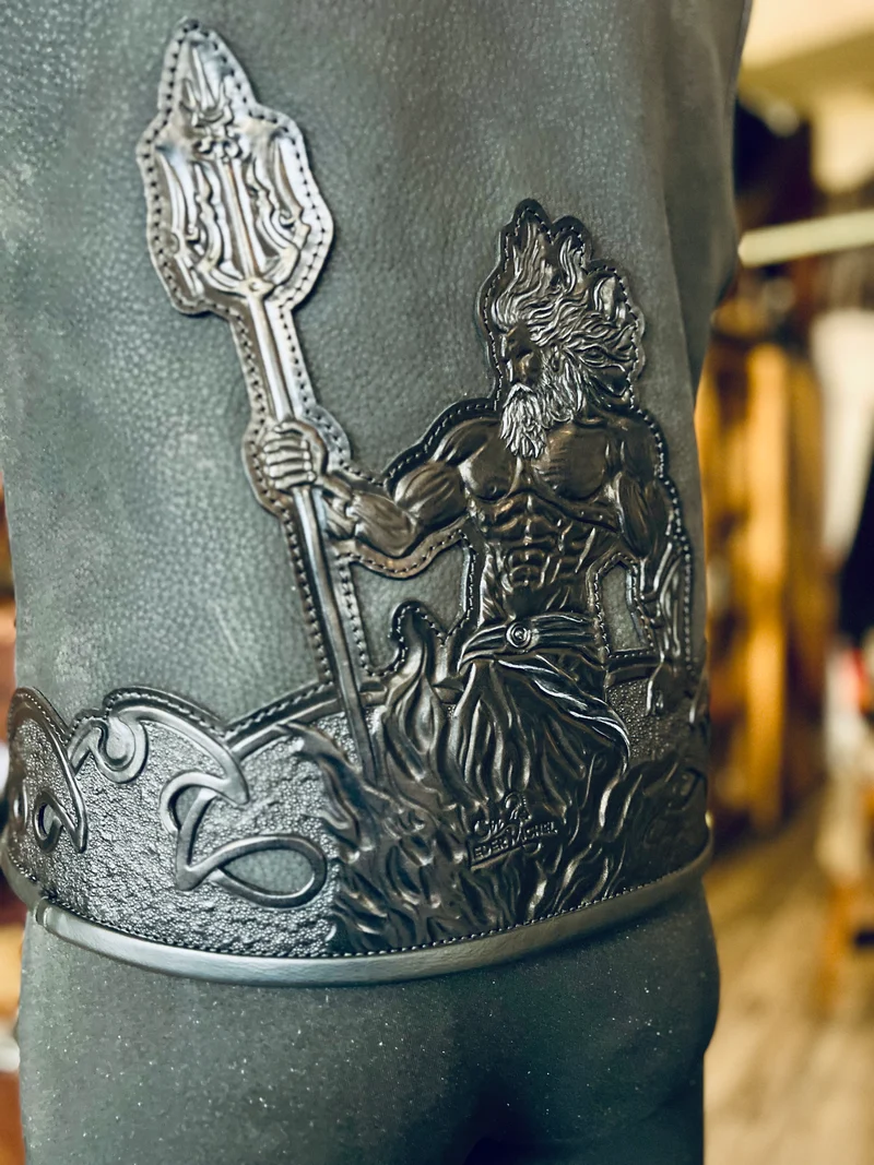 Lederweste !Einzelstück! "Poseidon Tribal" Wasserbüffel