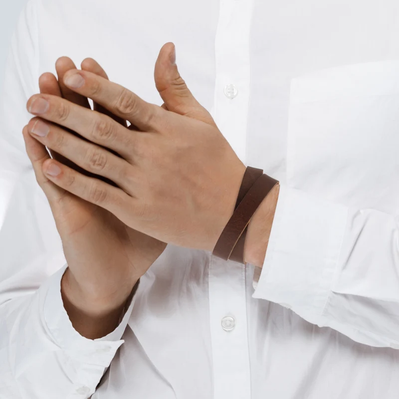 Lederarmband mit Nieten