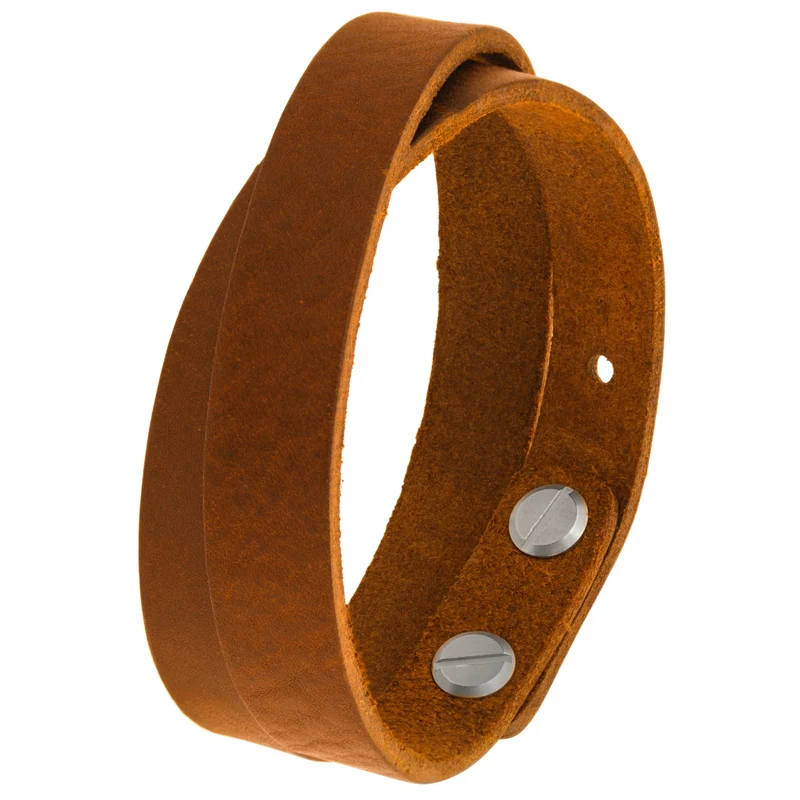 Lederarmband mit Nieten