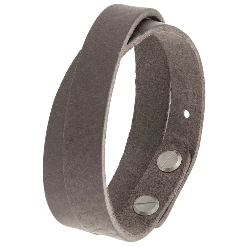Lederarmband mit Nieten