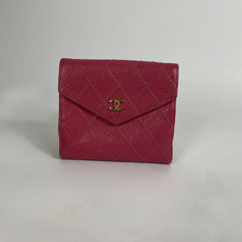 Chanel Gesteppte, kompakte Geldbörse mit Klappe von Caviar, Rosa