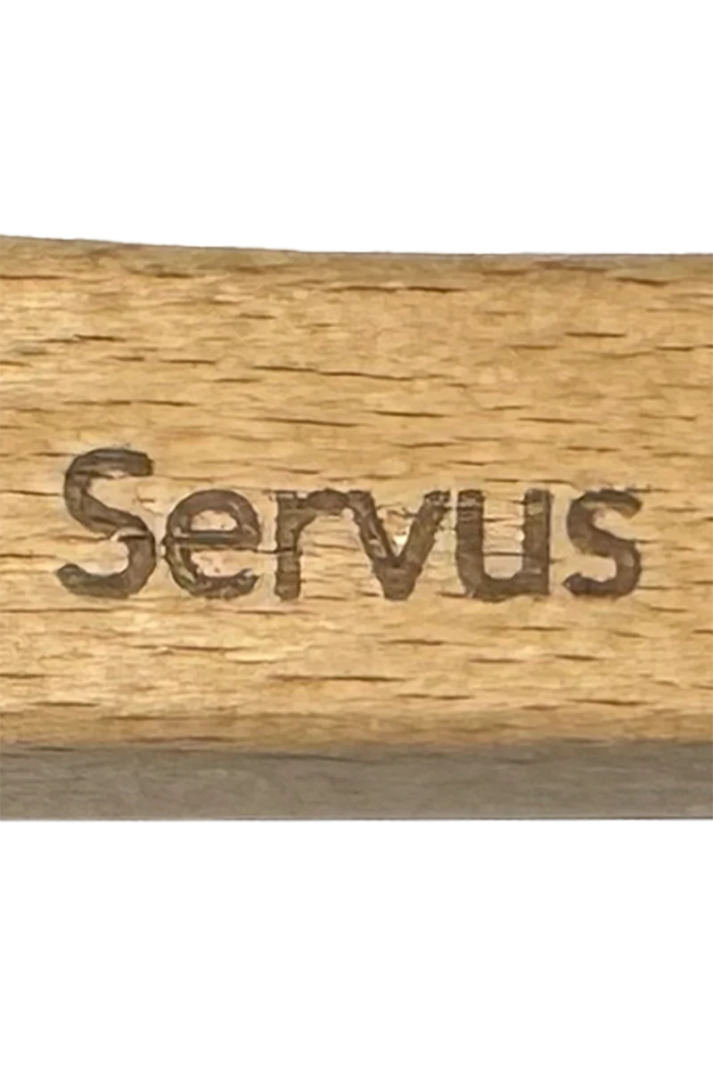 Flaschenöffner Holz mit Spruch und Nagel - servus
