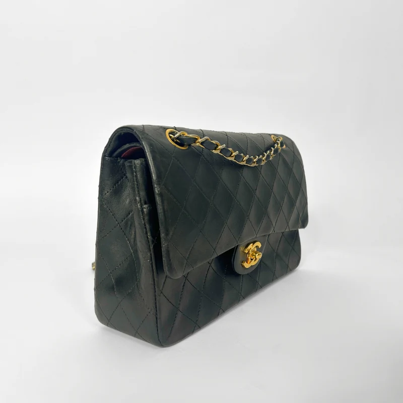 Chanel Classic Flap Bag Mittleres Lammleder