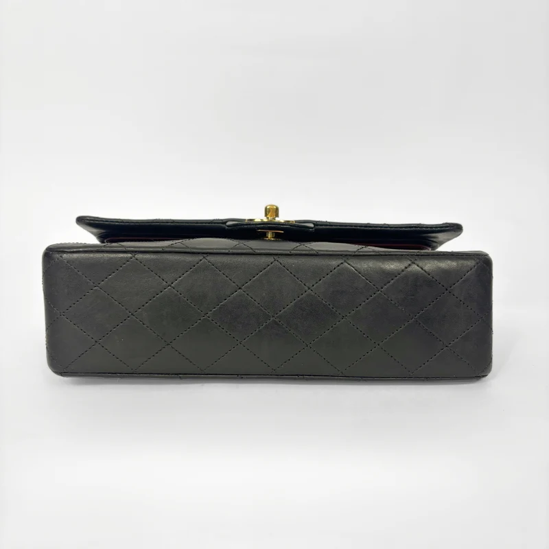 Chanel Classic Flap Bag Mittleres Lammleder