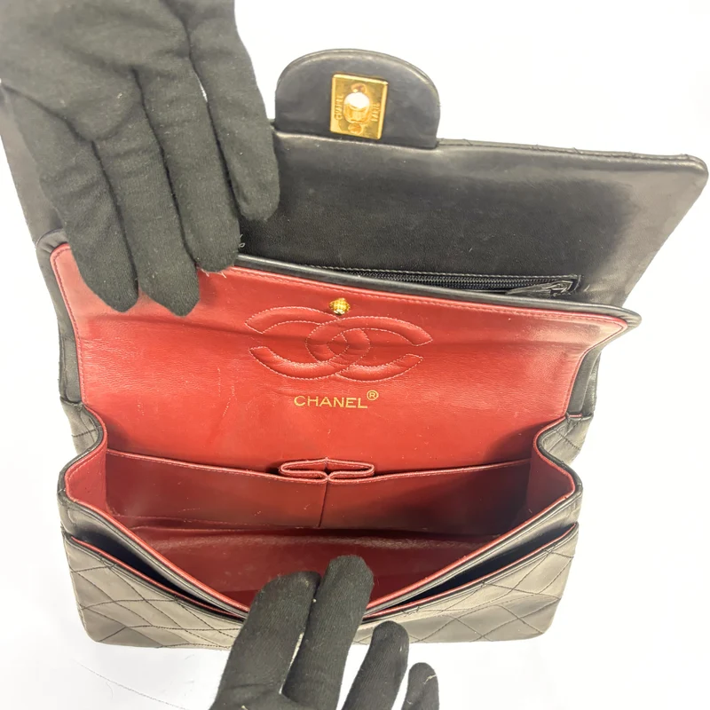 Chanel Classic Flap Bag Mittleres Lammleder