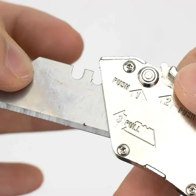 Cuttermesser mit Gürtelclip