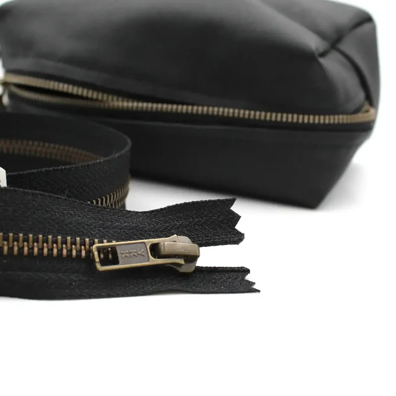 YKK Metall Reißverschluss VT10 – schwarz / brüniert