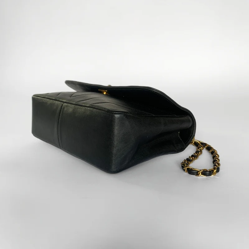 Chanel Coco Henkeltasche Chevron Lammleder