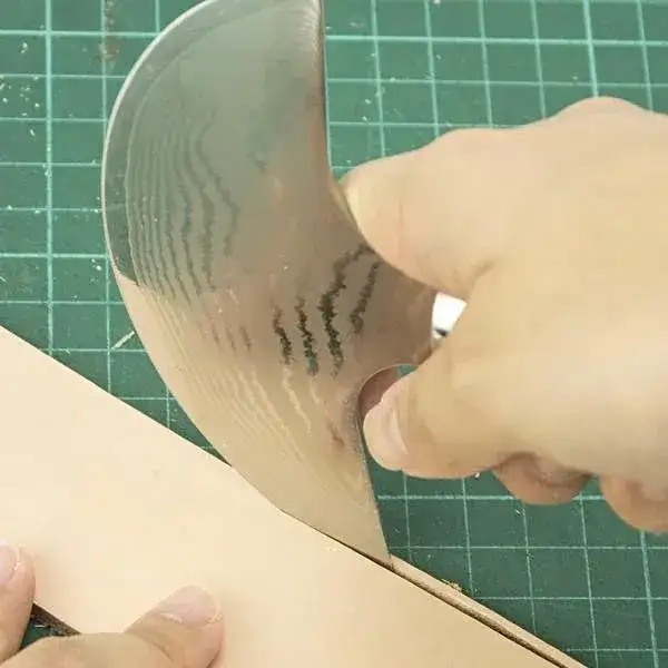 Ivan Leathercraft DAMASCUS Halbmondmesser – 118 mm Damaszenerstahl