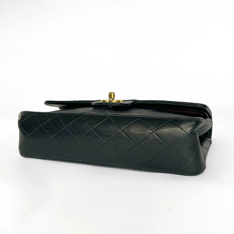 Chanel Classic Flap Bag Kleines Lammfellleder