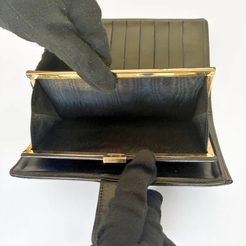 Chanel CC French Long Wallet aus schwarzem Kaviarleder
