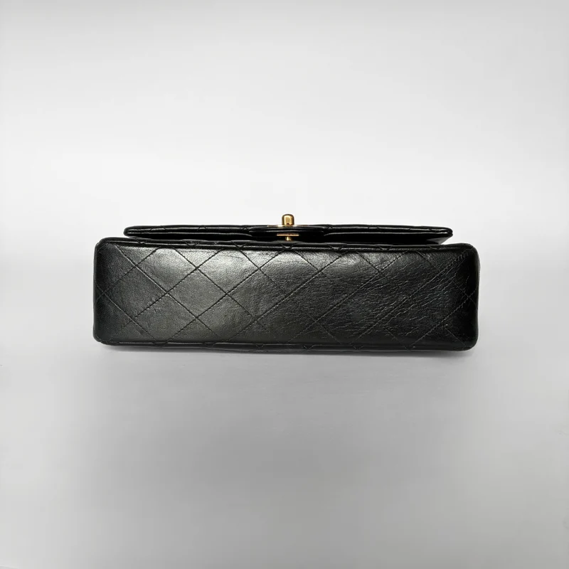 Chanel Classic Flap Bag Mittleres Lammleder