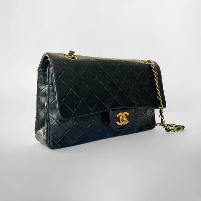 Chanel Classic Flap Bag Mittleres Lammleder