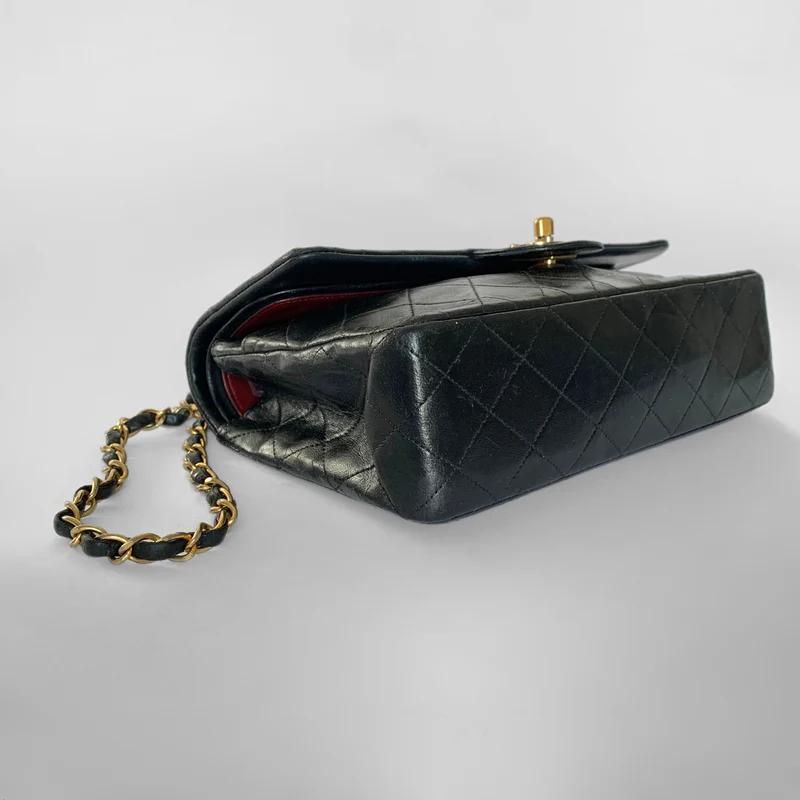 Chanel Classic Flap Bag Mittleres Lammleder