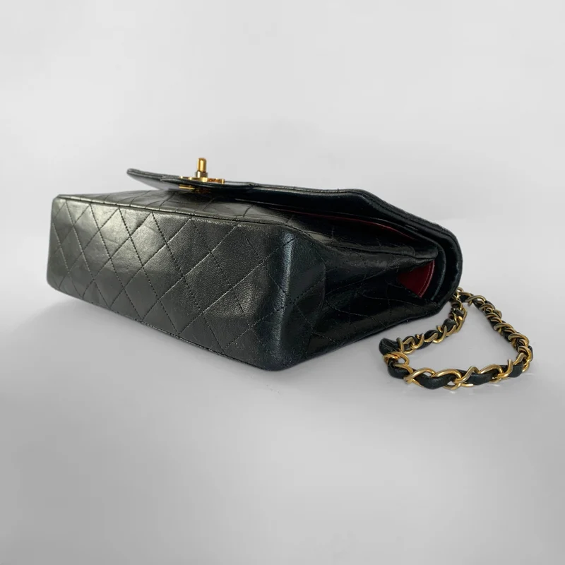 Chanel Classic Flap Bag Mittleres Lammleder