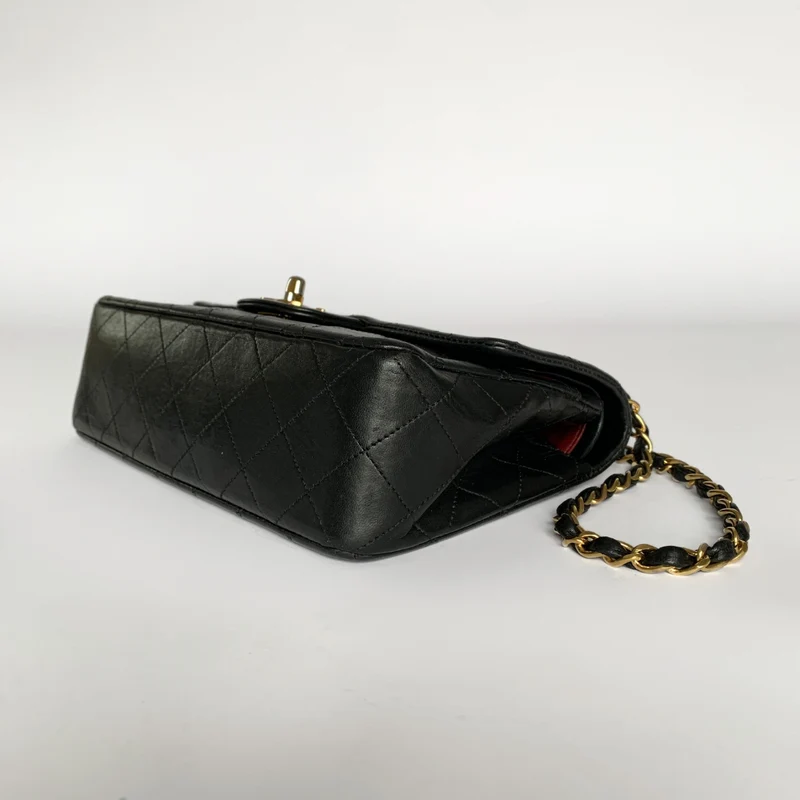 Chanel Classic Flap Bag Kleines Lammfellleder