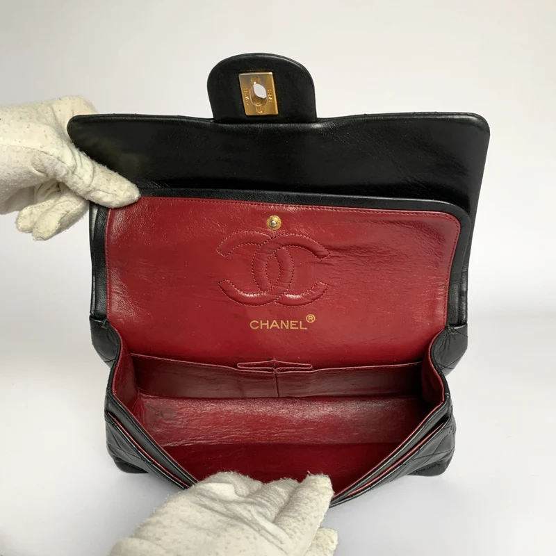 Chanel Classic Flap Bag Kleines Lammfellleder