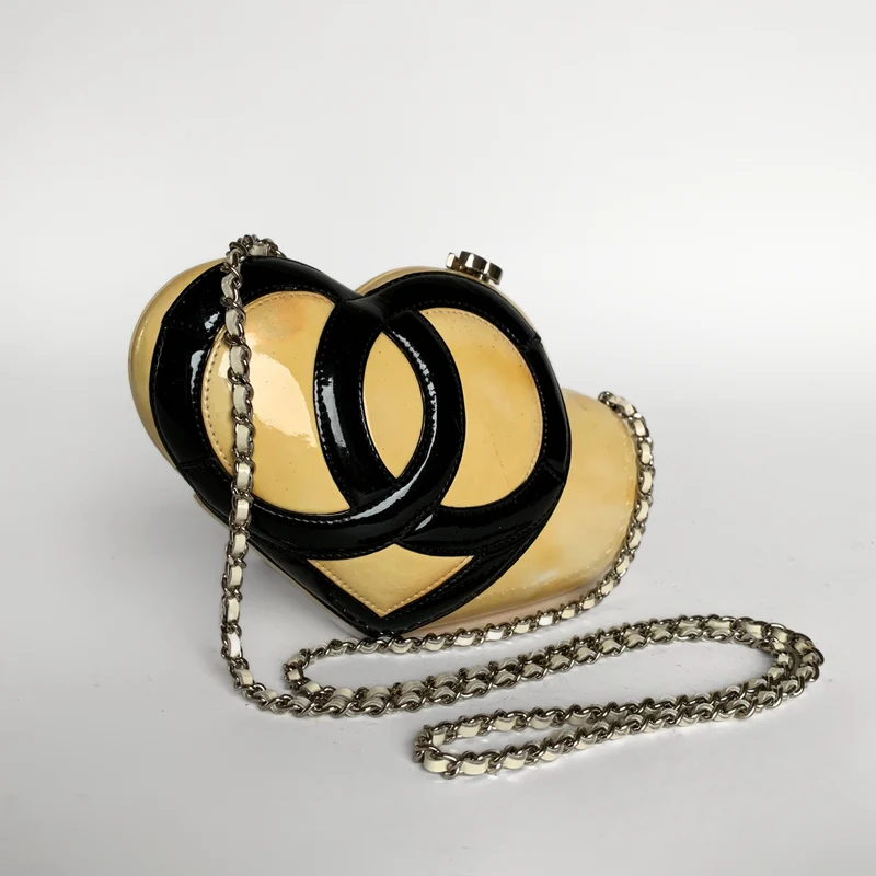 Chanel Herz Umhängetasche Lackleder (Limited Edition)