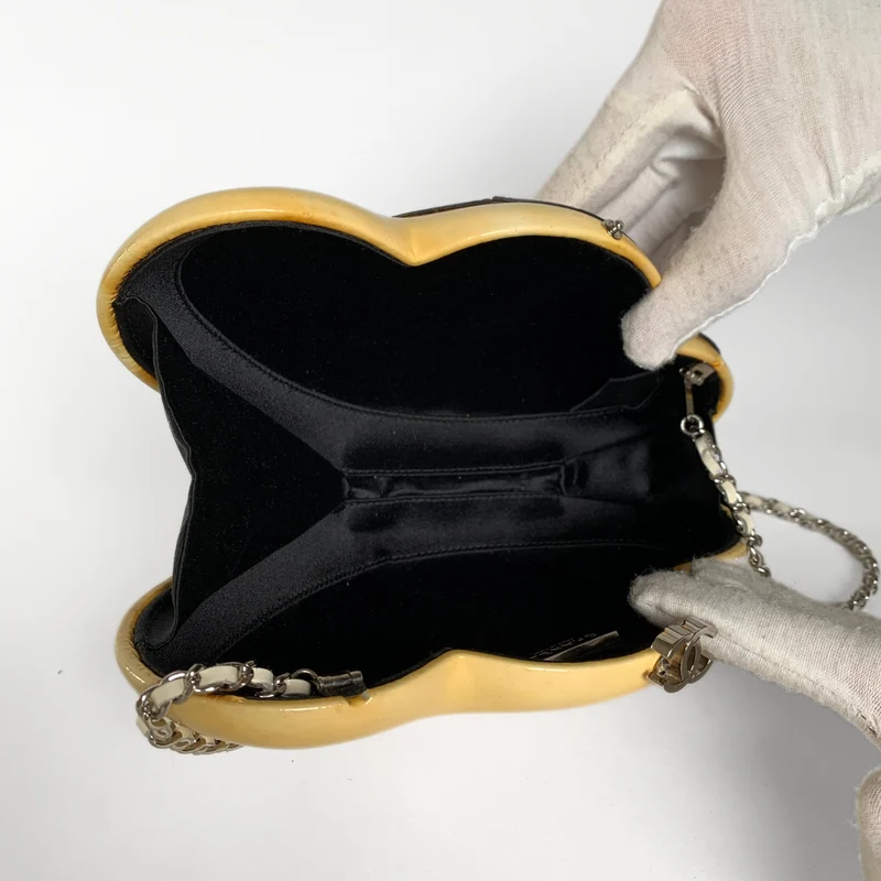 Chanel Herz Umhängetasche Lackleder (Limited Edition)