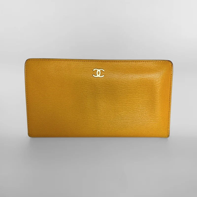 Chanel CC Coco Bi-Fold Long Wallet aus Kaviarleder