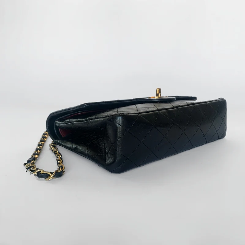 Chanel Classic Flap Bag Mittleres Lammleder