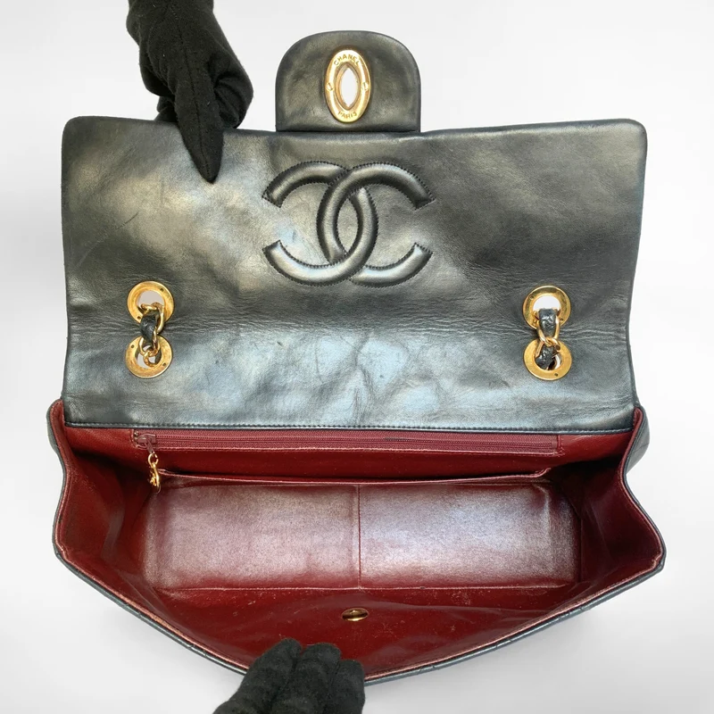 Chanel Classic Flap Bag Maxi Lammleder