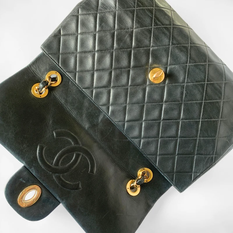 Chanel Classic Flap Bag Maxi Lammleder