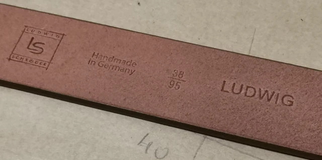 Personalisierung Lederaccessoires