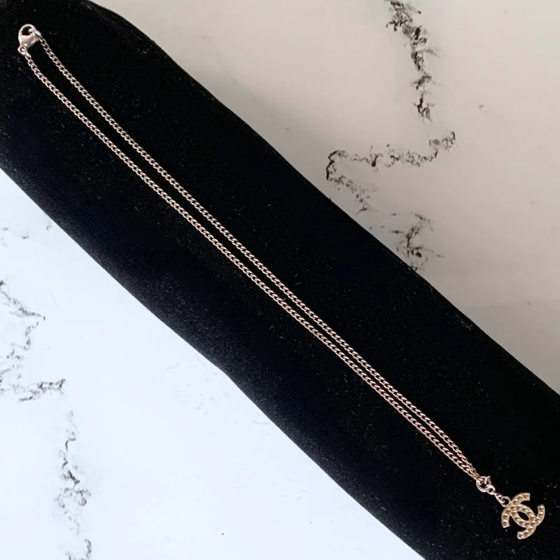 Chanel CC Halskette Silber Plissee