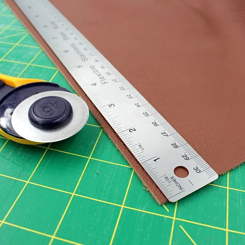 Ivan Leathercraft Metall-Lineal 30 cm von | Edelstahl mit Korkrückseite