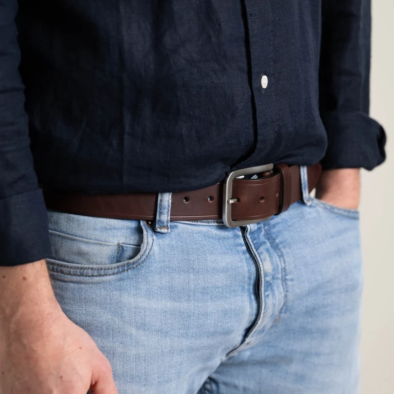 Gürtel für‘s Leben: Kobel Croupon-Ledergürtel in Braun: „Sebastian“ - 4 cm, 4 mm starkes Satteltaschen-Leder