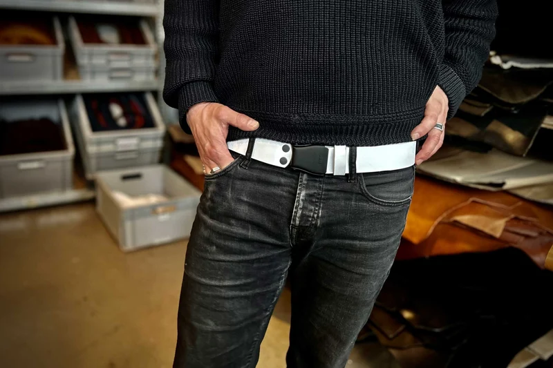 GÜRTEL STANDARD WEIß/SILBER