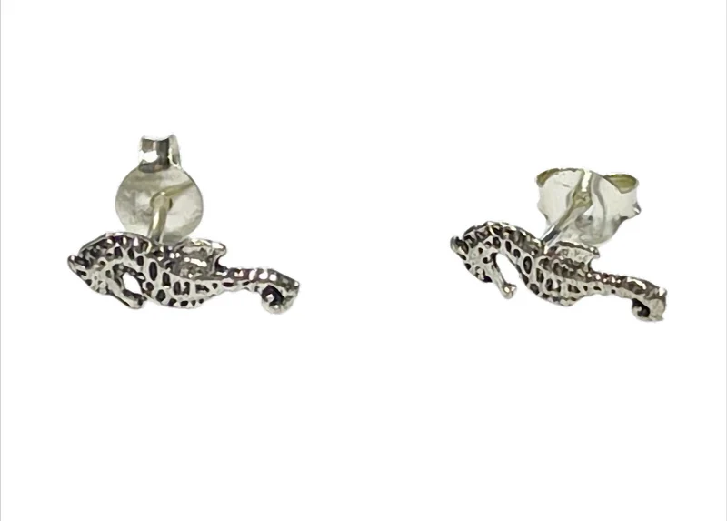 „SeaWhisper“ Ohrstecker Seepferdchen – 925er Silber – ca. 12 mm