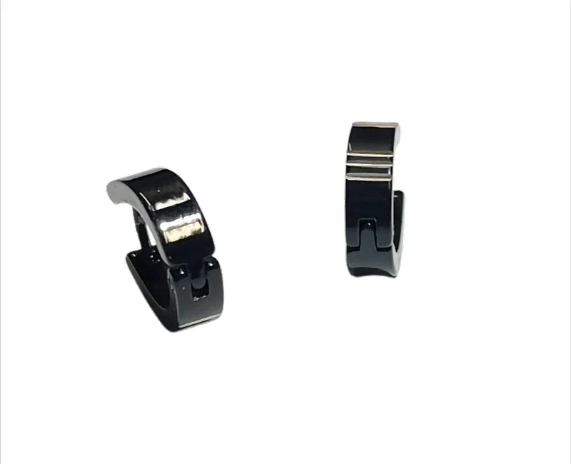 Midnight Stripes Creolen Edelstahl schwarz mit silbernen Streifen – 16 x 5 mm