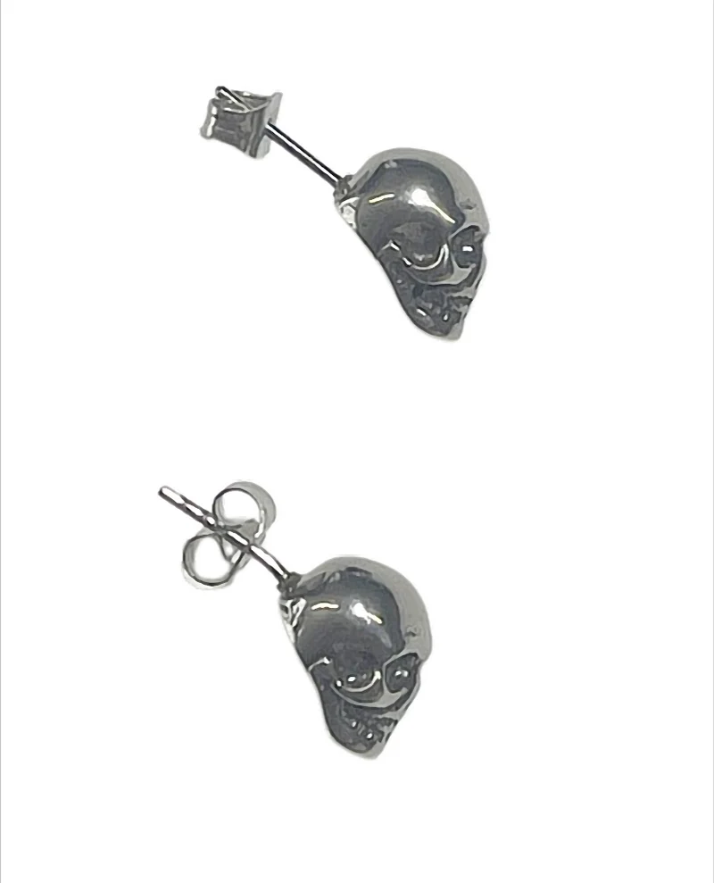Dark Spirit Skull Ohrstecker Totenkopf aus Edelstahl – ca. 8 × 13 × 10 mm