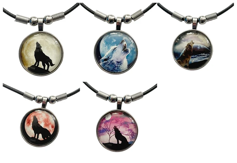 Lunar Wolf Spirit Kette mit Wolf Motiv – Cabochon Anhänger