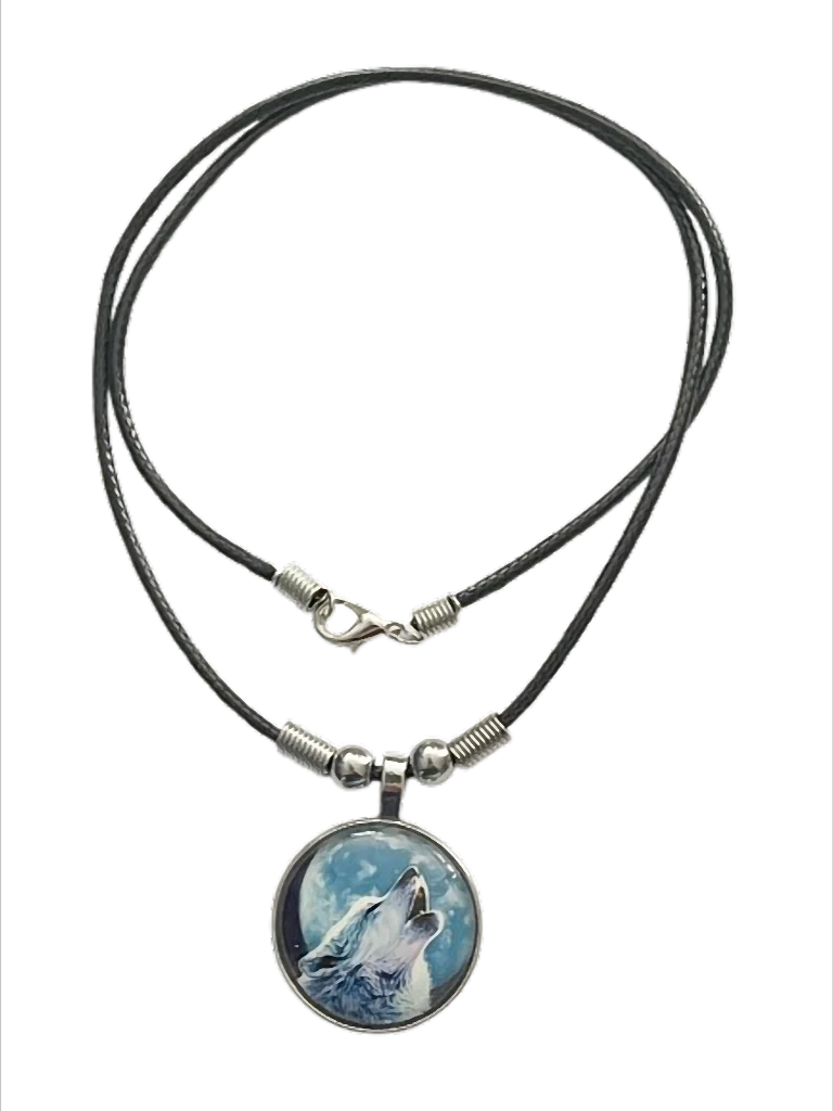 Lunar Wolf Spirit Kette mit Wolf Motiv – Cabochon Anhänger