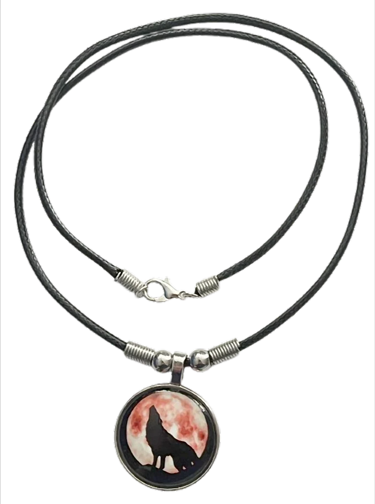 Lunar Wolf Spirit Kette mit Wolf Motiv – Cabochon Anhänger