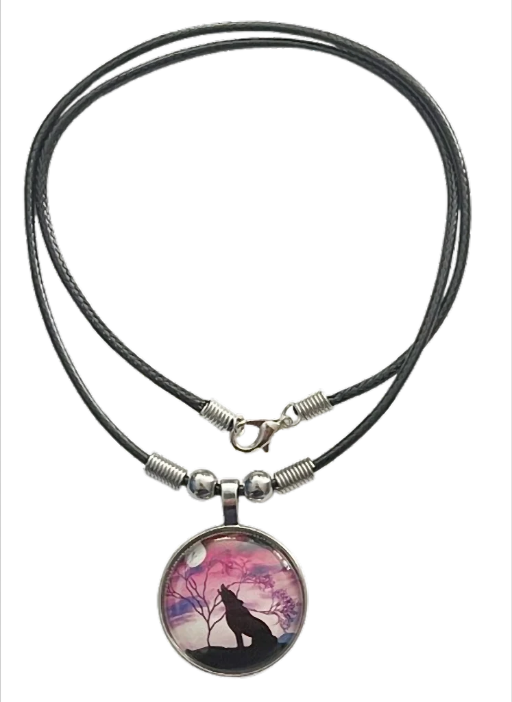 Lunar Wolf Spirit Kette mit Wolf Motiv – Cabochon Anhänger
