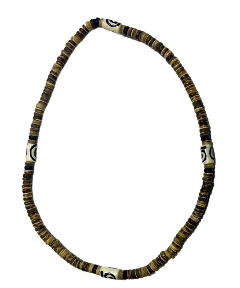 Tribal Earth – Spirit Line Heishi Kette Kokos mit Dekorperlen – Stretch