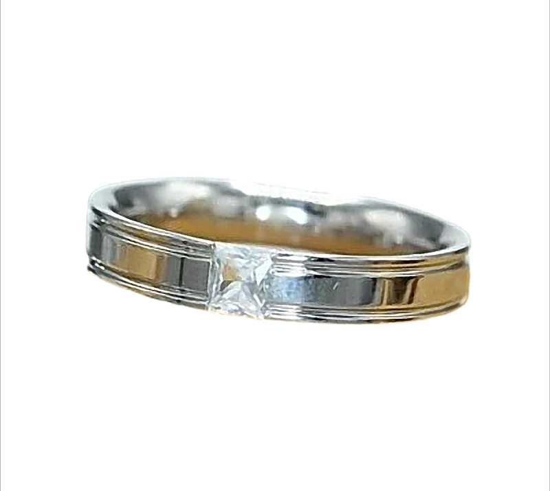 Silver Crystal Slim Ring Bandring Partnerring Edelstahl mit Zirkonia, 4 mm