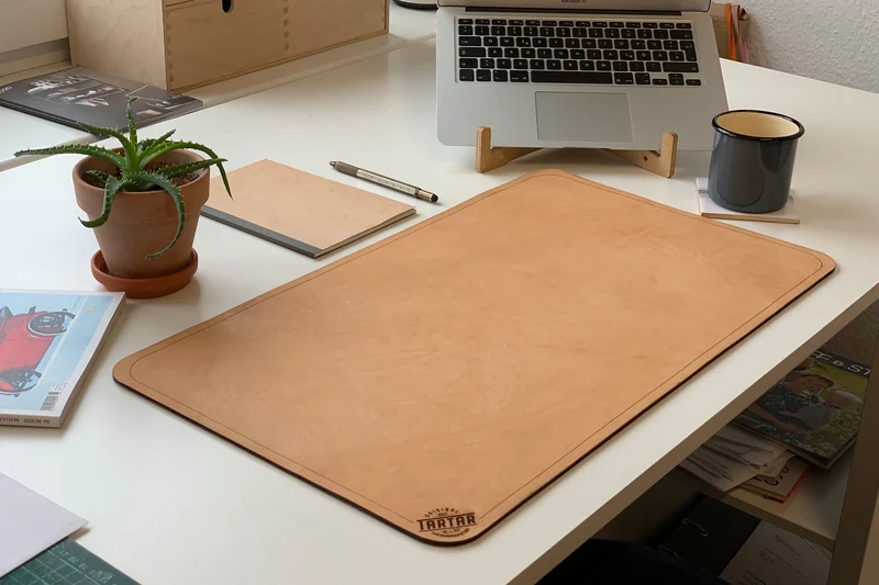 DESK PAD WILD BERRY