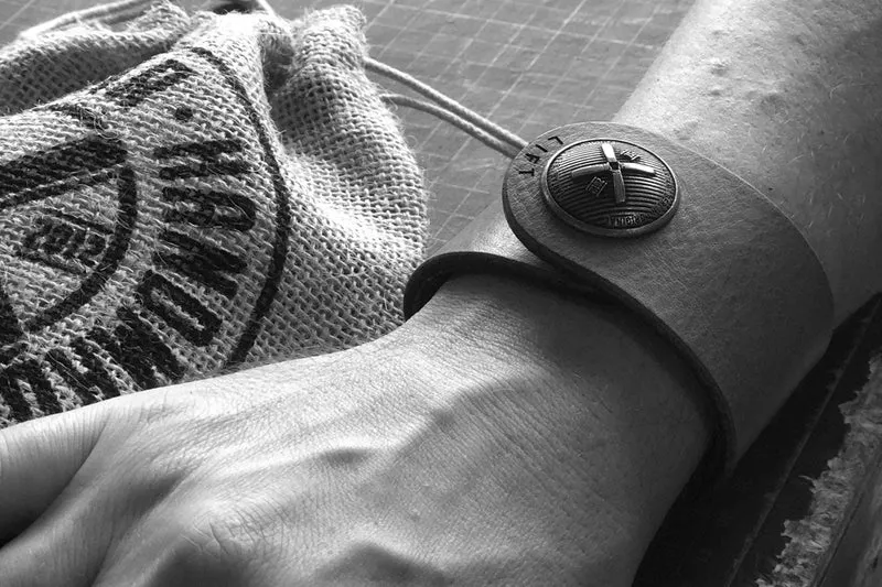 ARMBAND "LIFT" COGNAC LIGHT