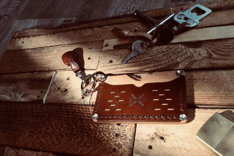 CARDHOLDER SAND/BLACK