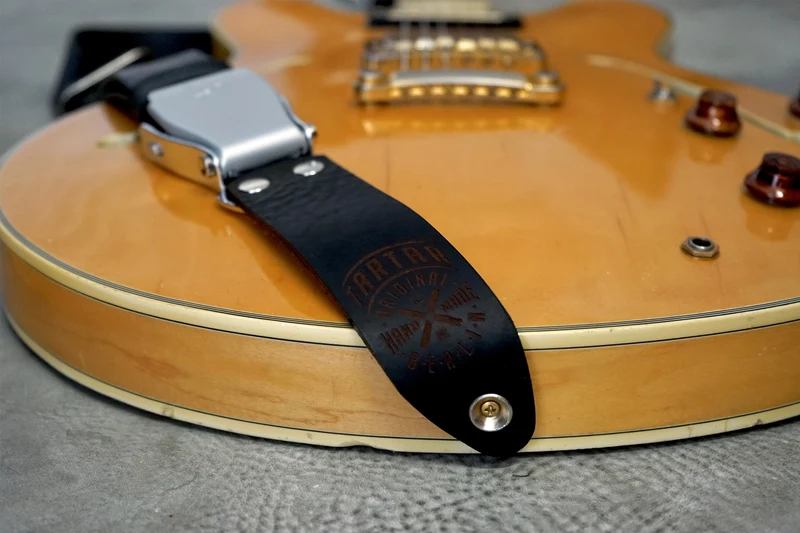 GITARRENGURT BLACK/SILBER