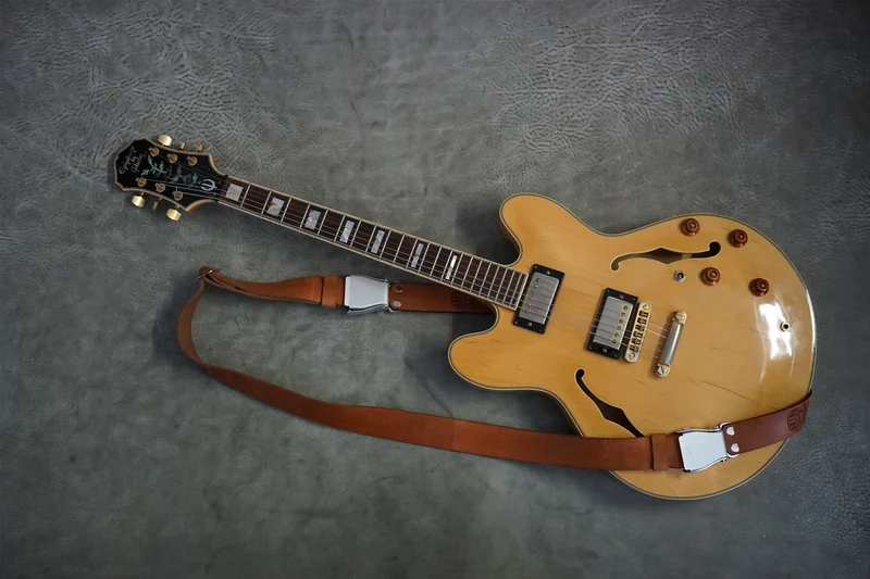 GITARRENGURT BLACK/SILBER