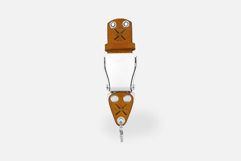SCHLÜSSELHALTER (WAND) - COGNAC/SILBER